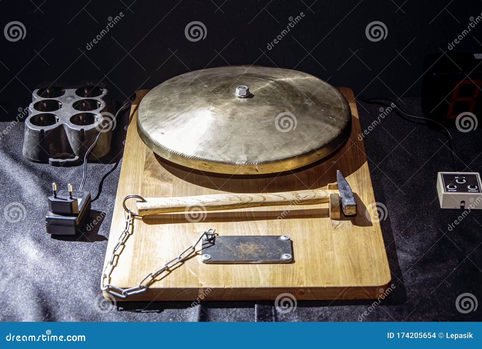 boxing gong hamer