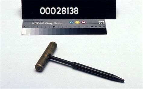 sailmaker&rsquo;s stitch mallet