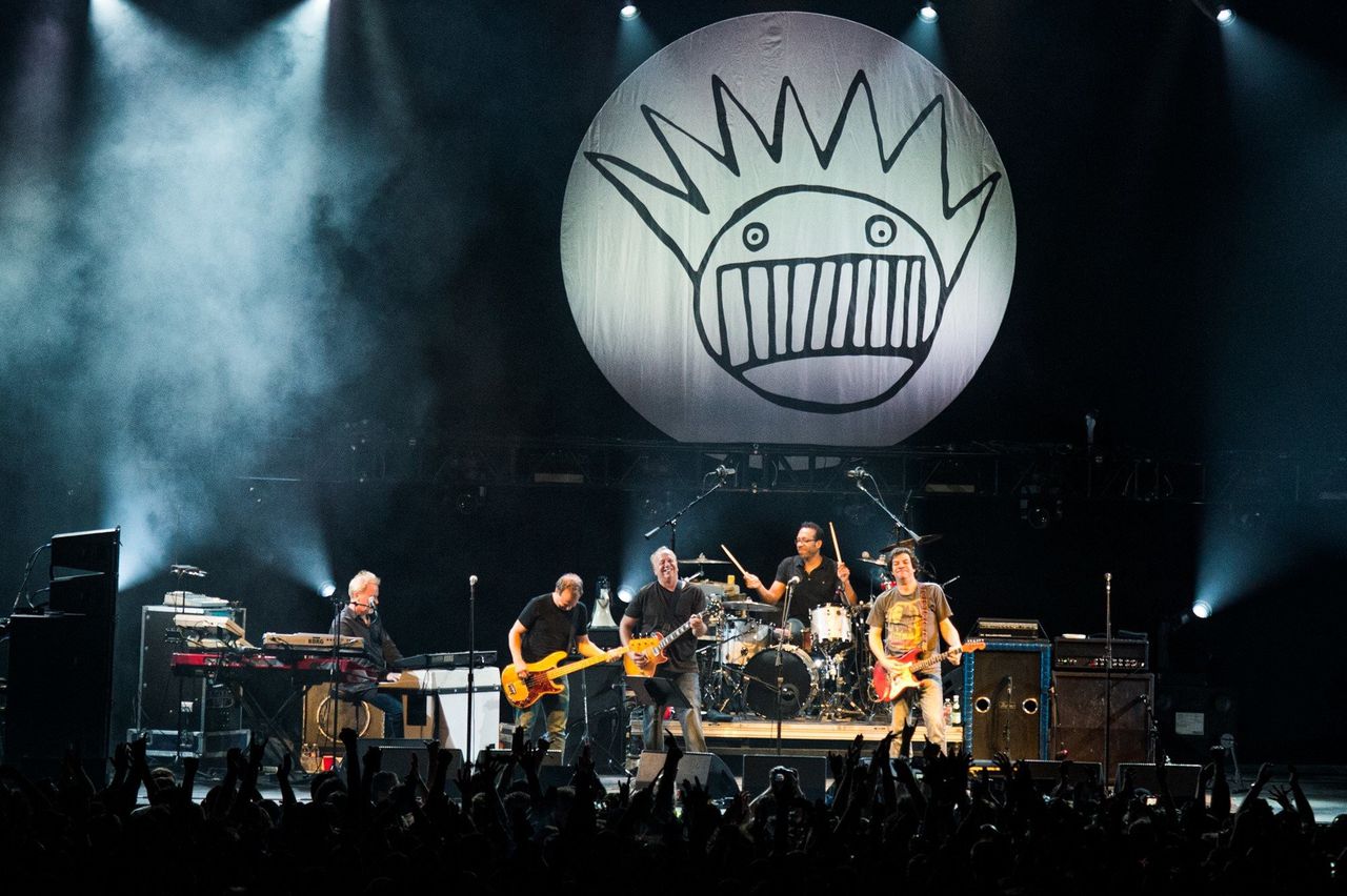 Ween &ndash; I can&acute;t put my finger on it.